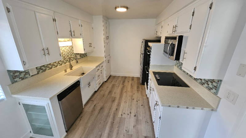 Primary Photo - 2130 Beachwood Dr