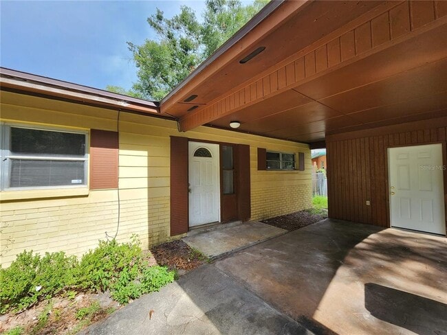 Building Photo - 2831 NE 17th Dr