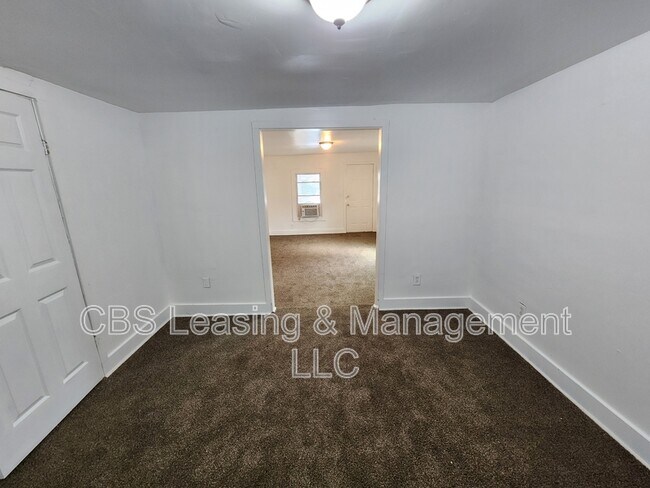 Foto del edificio - 23 Mason Dr