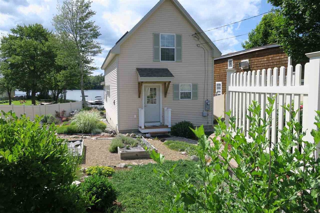 80B Main St, Kingston, NH 03848 House Rental in Kingston, NH