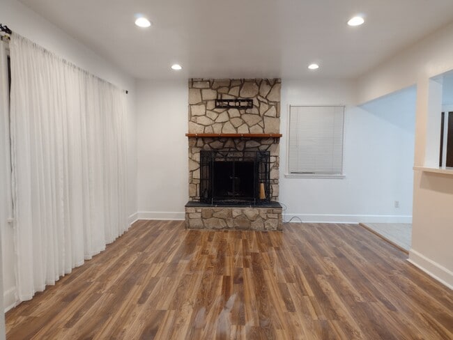 Building Photo - 4121 183rd St