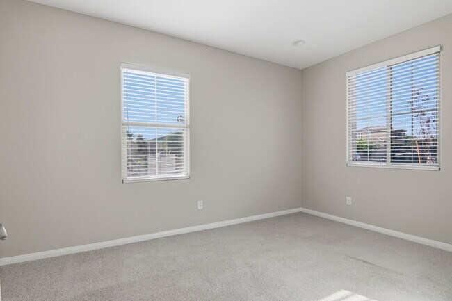 Building Photo - 3158 Molinos Dr