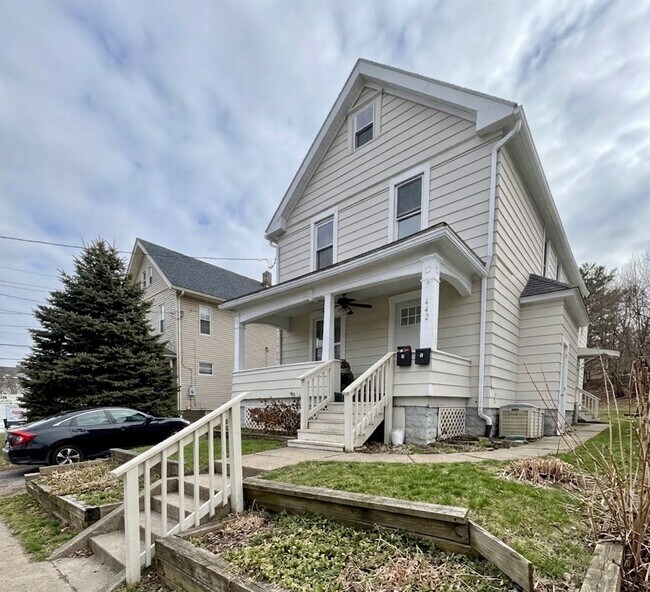 Foto del edificio - 442 E Thornton St