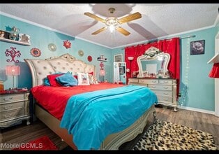 Building Photo - 5187 Somerset Dr W