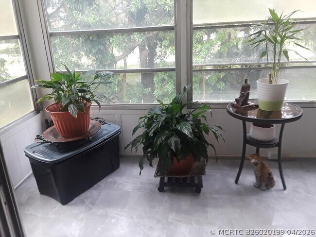 Foto del edificio - 8205 NW 61st St