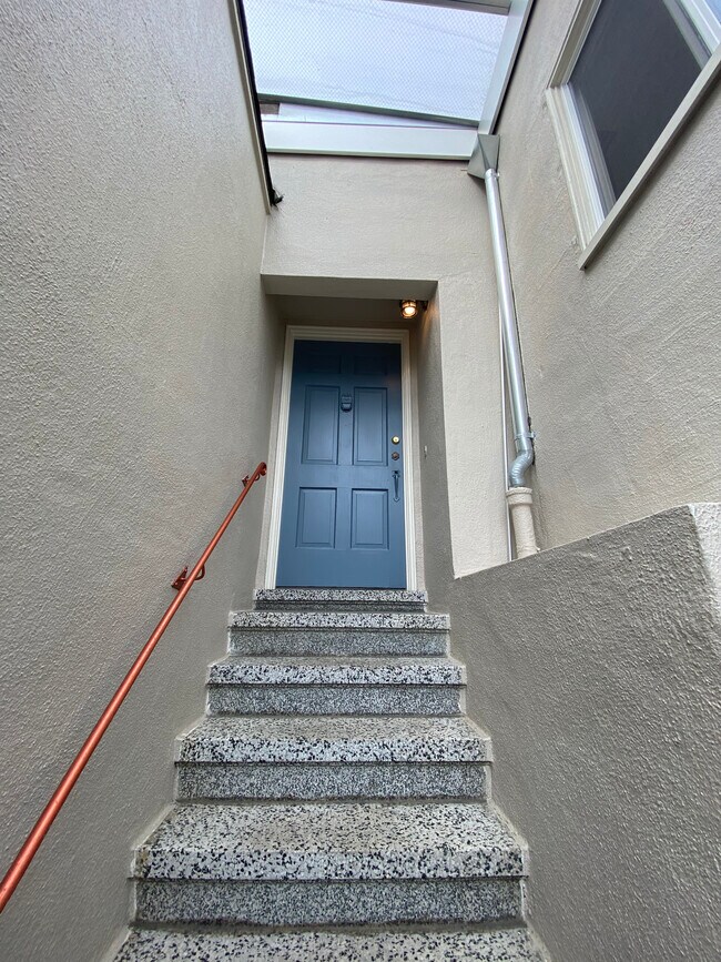 Foto del edificio - 2723 Rivera St