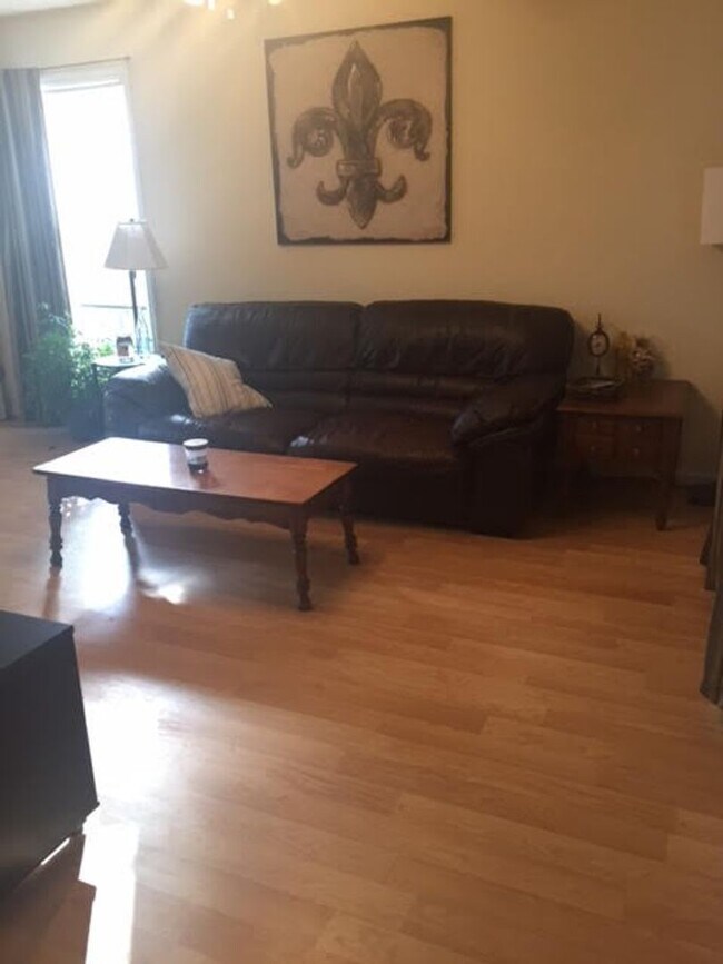 Foto del edificio - Taleeda 444-446