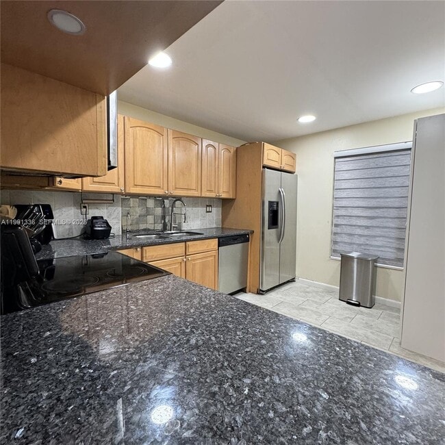 Foto del edificio - 4028 SW 67th Terrace