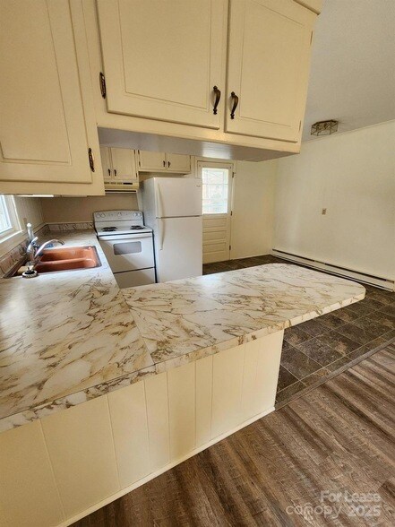 Foto del edificio - 208 Cliffside Dr