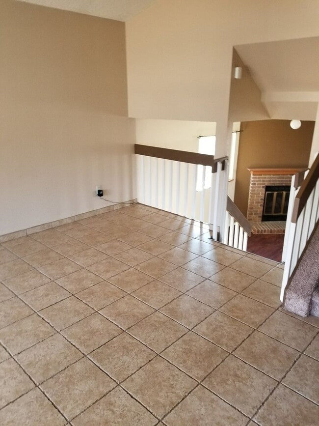 Building Photo - Updated home on Ride!