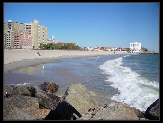 Foto del edificio - 125 Oceana Dr E