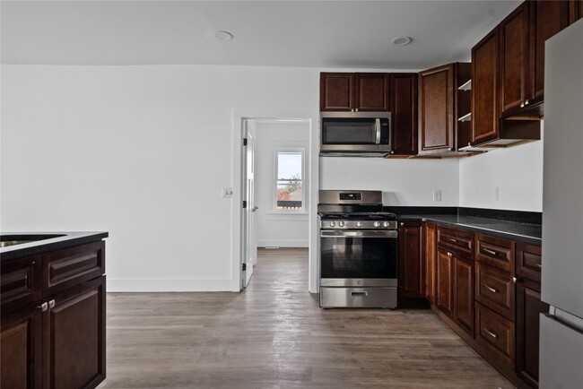 Building Photo - 416 Oak Hill Ave