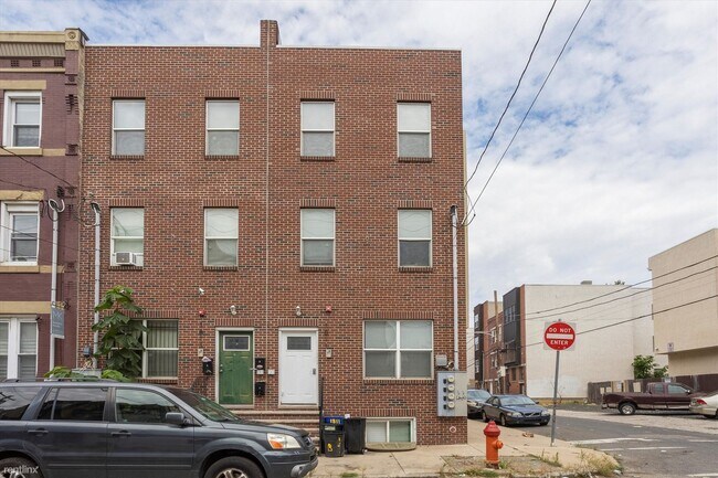 Building Photo - 3 br, 1 bath Duplex - 1811 W BERKS ST Unit...