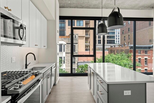 Photo - 129 W Huron St Apartment