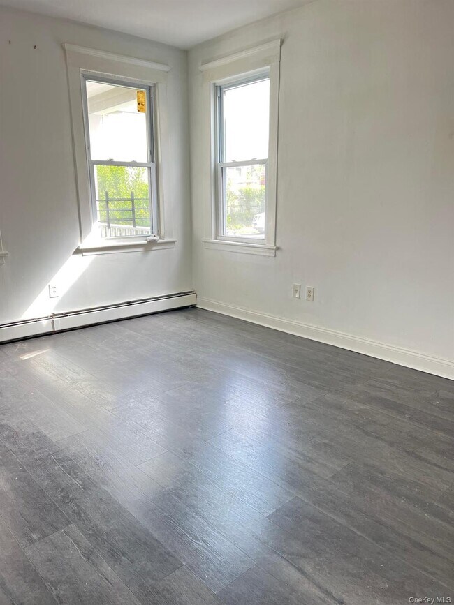 Building Photo - 72 Chauncey Ave