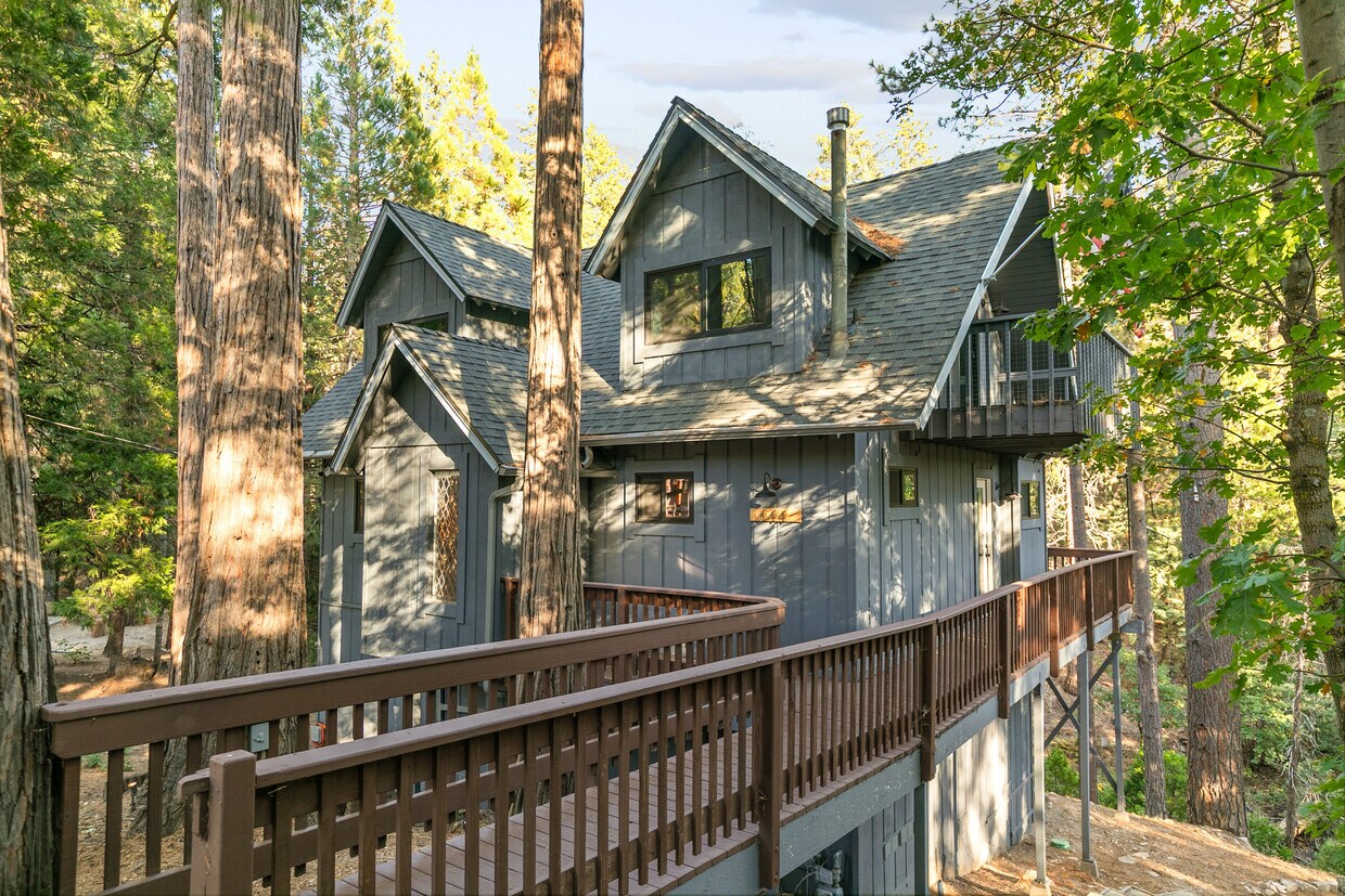 Primary Photo - 644 N Grass Valley Rd