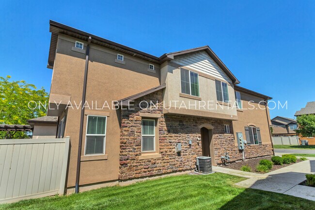 Building Photo - 1011 Castleton Dr