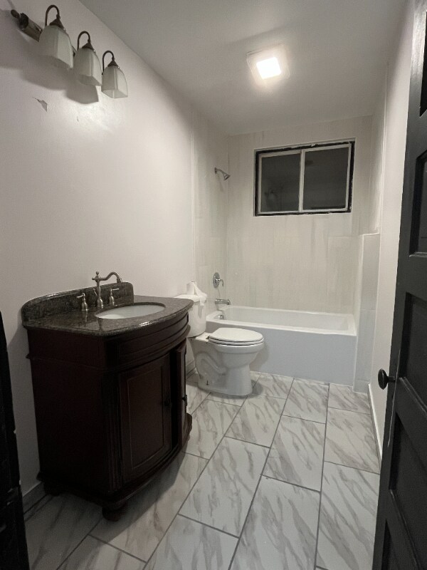 Foto del edificio - 417 W 3rd St