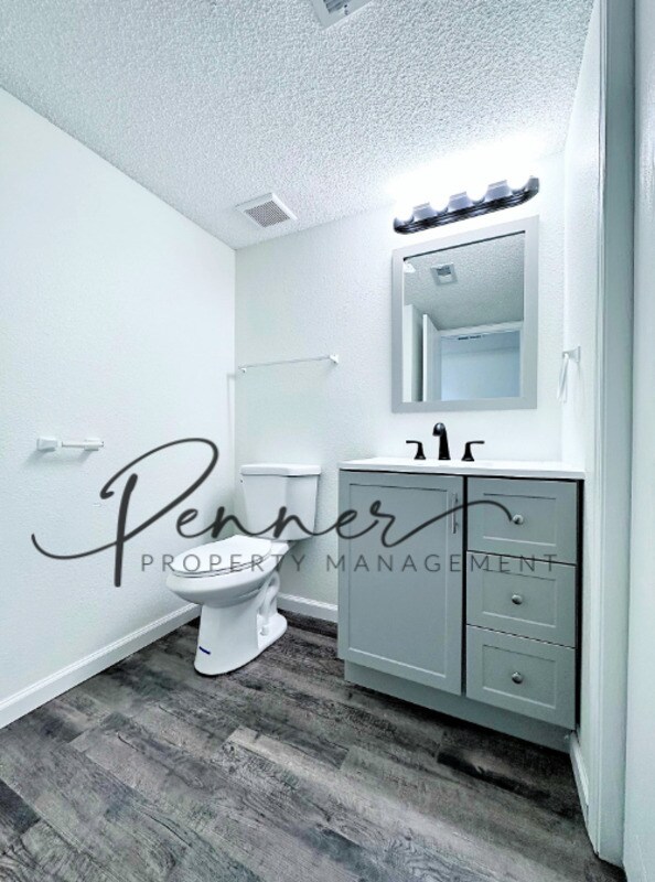 Foto del edificio - 201-A NE DOGWOOD St