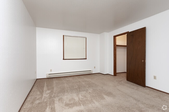 2BR, 1.5BA - Tosa Village