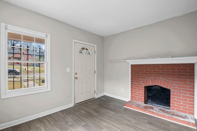 Photo - 1005 Westmoor Dr NW House