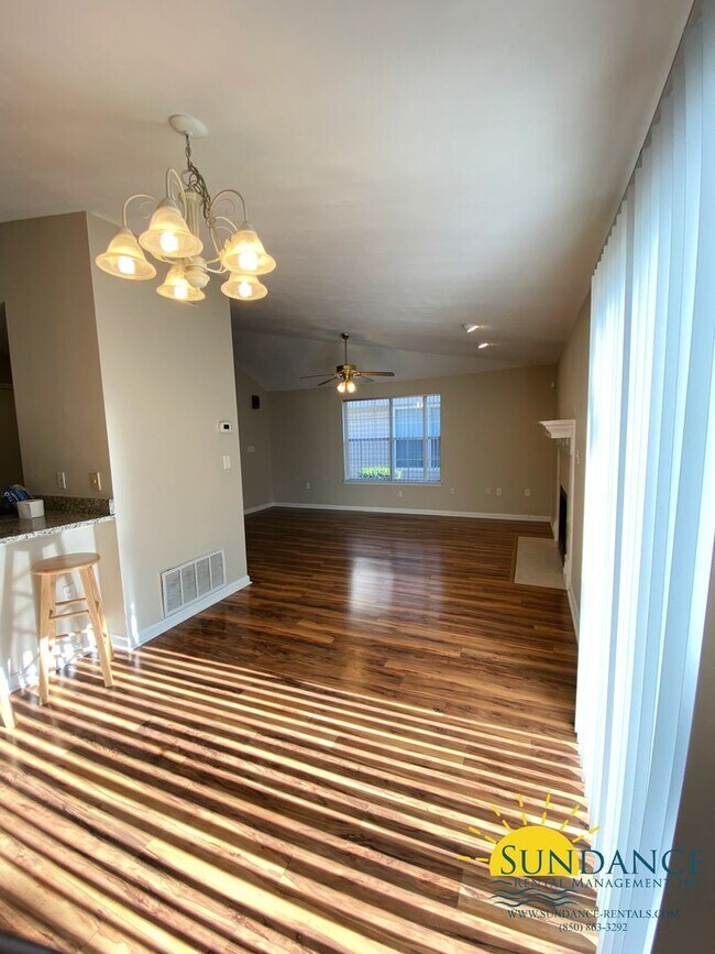 Foto del edificio - Beautiful 3 Bedroom Townhouse in Fort Walton!
