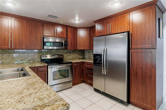 Foto del edificio - 4670 SW 154th Pl