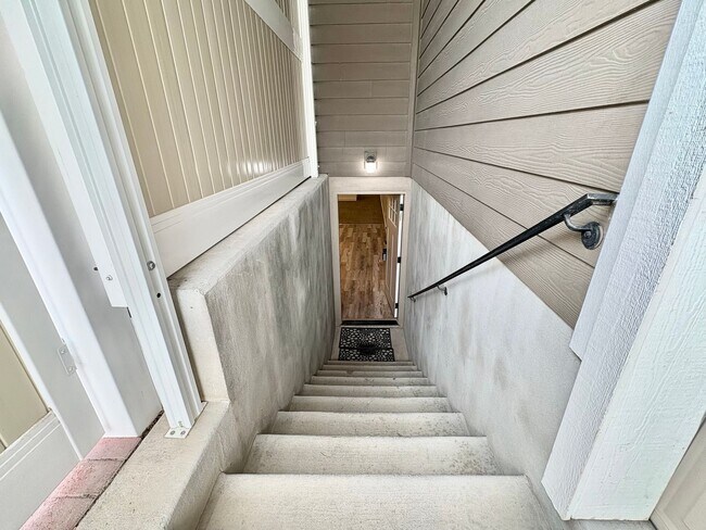 Building Photo - Remodeled 2 Bed / 1 Bath in West Valley – Bright, Modern & Move-In Ready with Parking