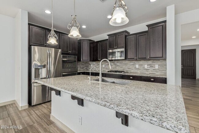 Building Photo - Charming 4 bedroom, 3 bath home in North P...