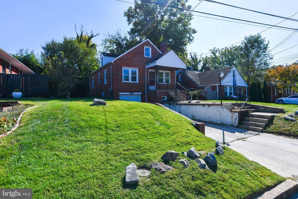 Primary Photo - 2607 Fairlawn St