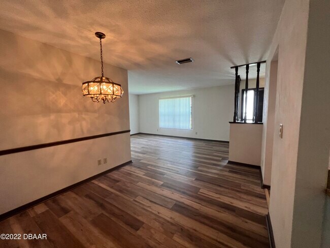 Building Photo - 34 Sea Harbor Dr W