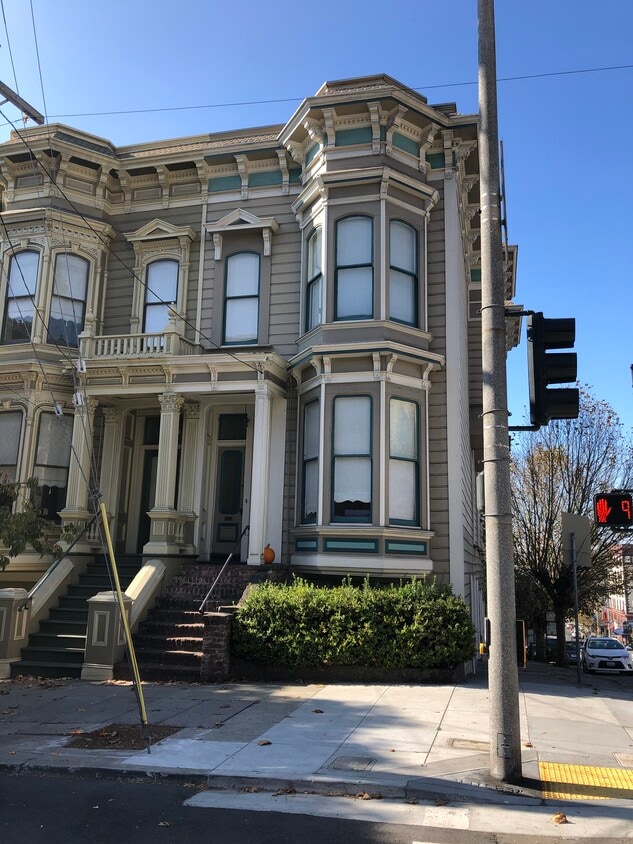 Front - 1957 Webster St