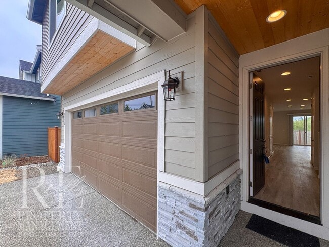 Building Photo - 10352 Chimes Pl NW