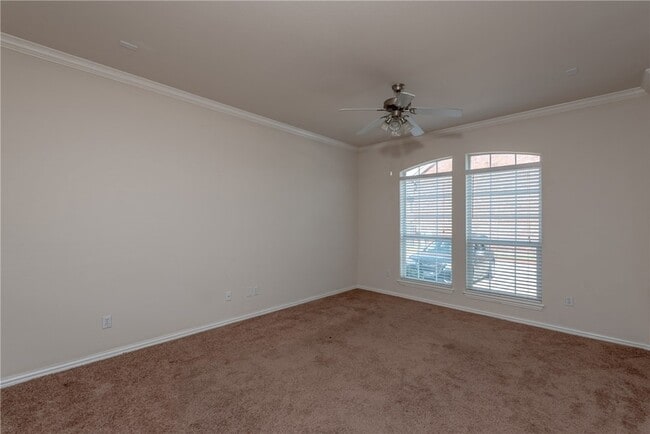 Building Photo - 1001 Krenek Tap Rd