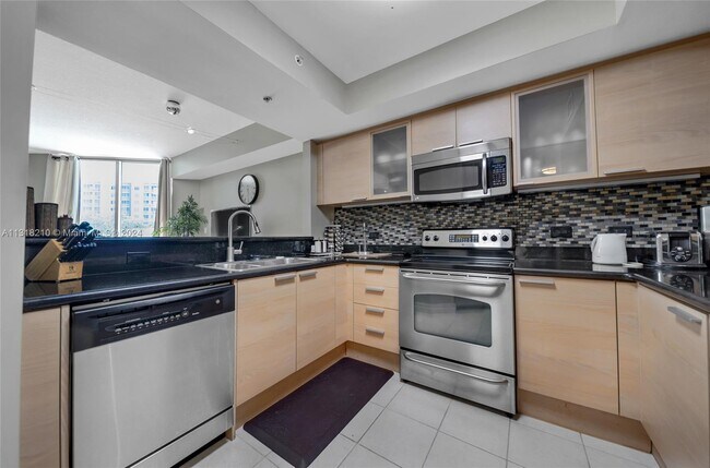 Foto del edificio - 140 S Dixie Hwy