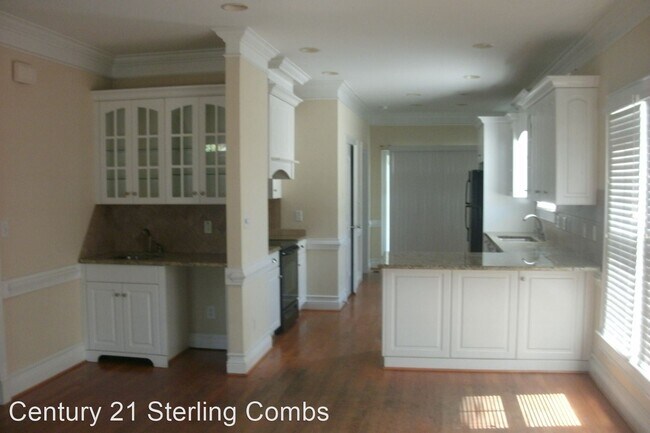 Building Photo - 3 br, 2.5 bath House - 3745 Savannah Way