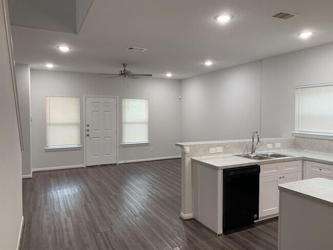 Foto del edificio - 8022 Hamlet St