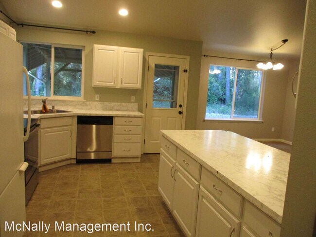 Building Photo - 3 br, 2.5 bath House - 20402 22nd Street SW