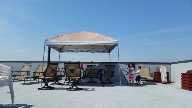 Foto del edificio - 1976 77th St