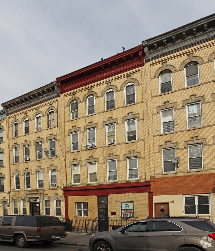 Primary Photo - 655 Knickerbocker Ave