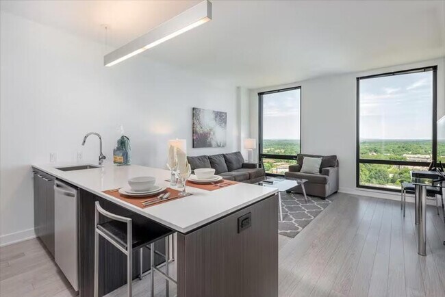 Building Photo - 11911 Freedom Dr