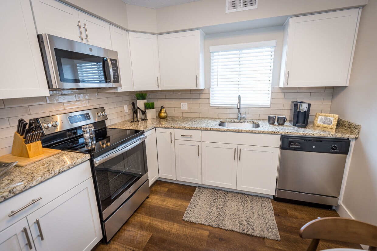 Hunters Crossing Apartments 100 Hunters Crossing Dr Elyria, OH