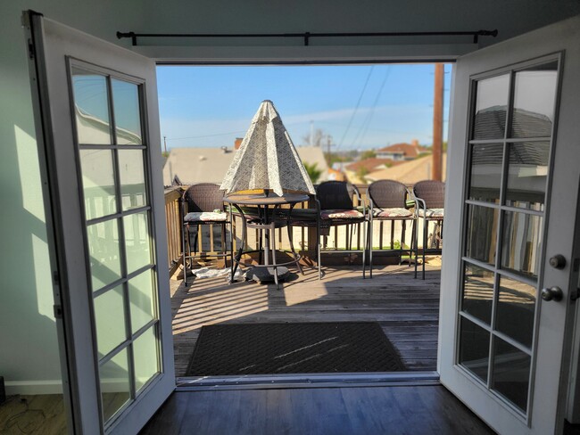 Back Porch off the Master Bedroom - 11523 Ruthelen St