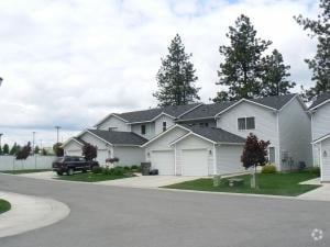 Building Photo - 205-211 E Shelby Ln