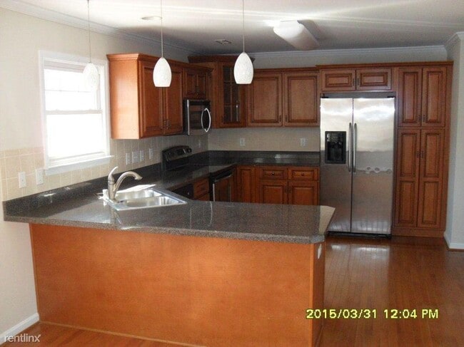 Building Photo - 603 S Atcher St