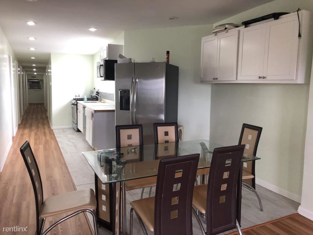 Foto principal - 3142 W Cermak Rd