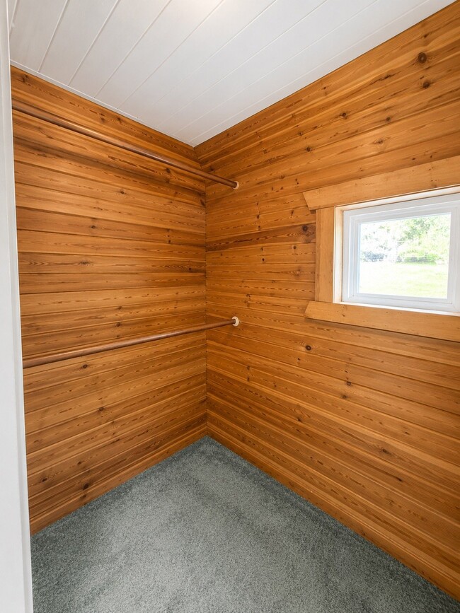 Building Photo - 1390 I St