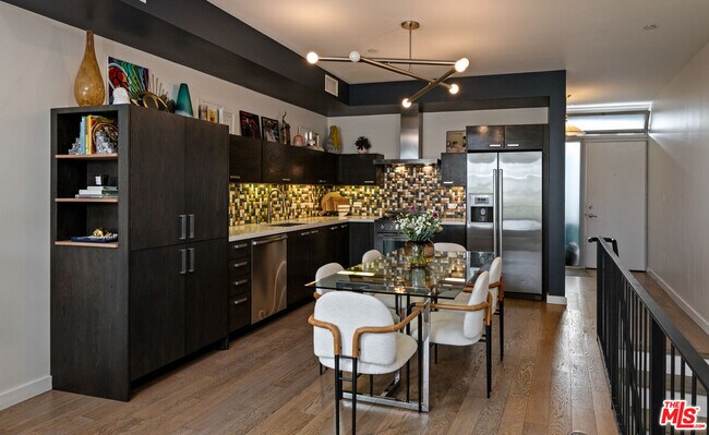 Foto del edificio - 751 N Fairfax Ave