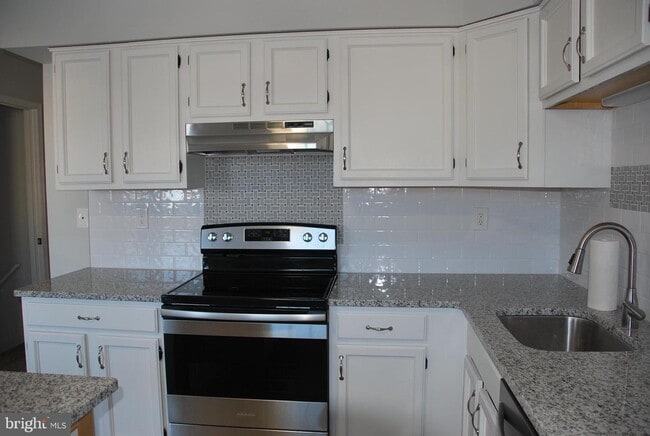 Building Photo - 623 Coates Ln