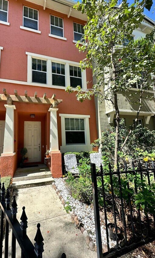 Foto principal - 750 Millbrae Ct